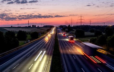 Experienced autobahn drivers explain why it works: Roadshow